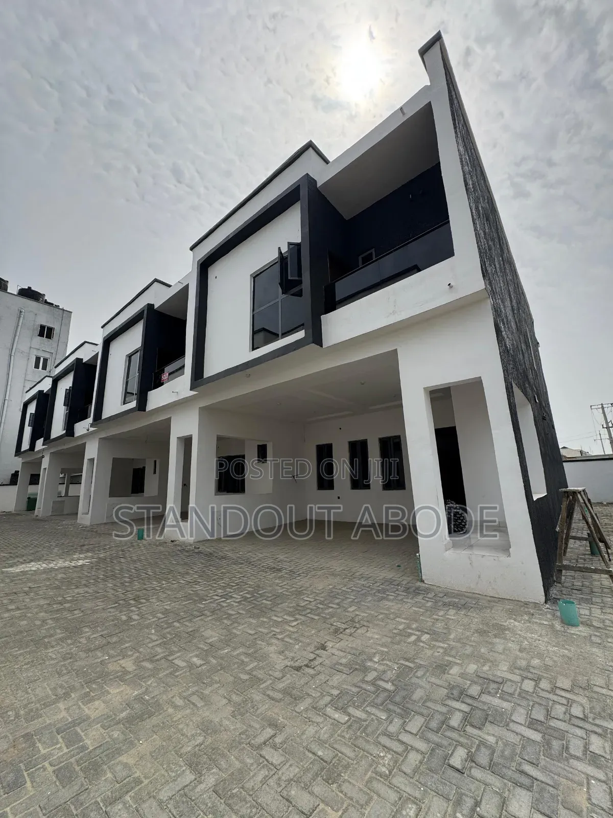 4bdrm Duplex in In An Estate, Igbo-efon for sale in Igbo-efon