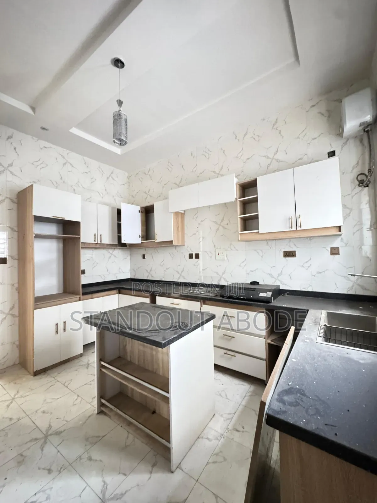 4bdrm Duplex in In An Estate, Igbo-efon for sale in Igbo-efon
