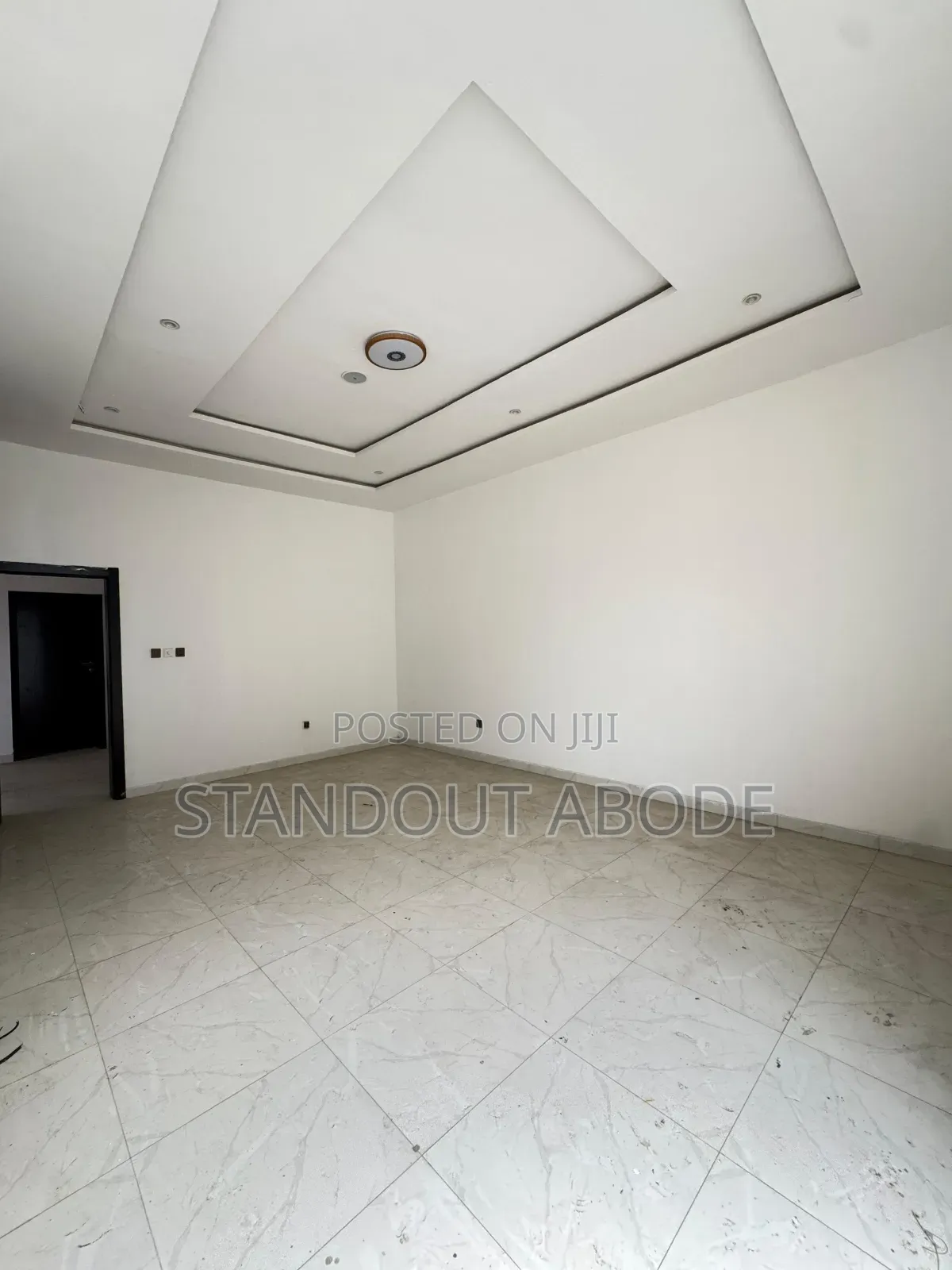 4bdrm Duplex in In An Estate, Igbo-efon for sale in Igbo-efon