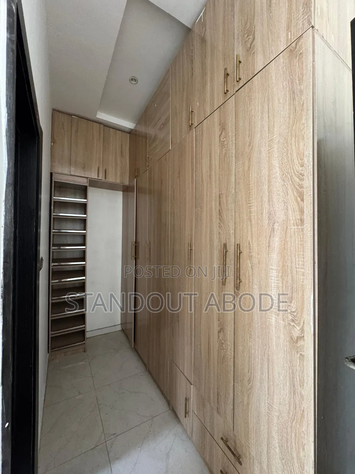 4bdrm Duplex in In An Estate, Igbo-efon for sale in Igbo-efon