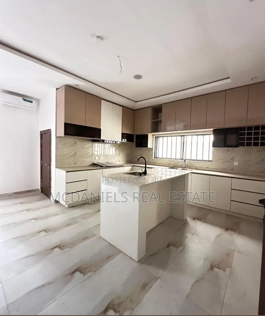 Furnished 5bdrm Duplex in Lekki Phase 1 for sale in Lekki Phase 1