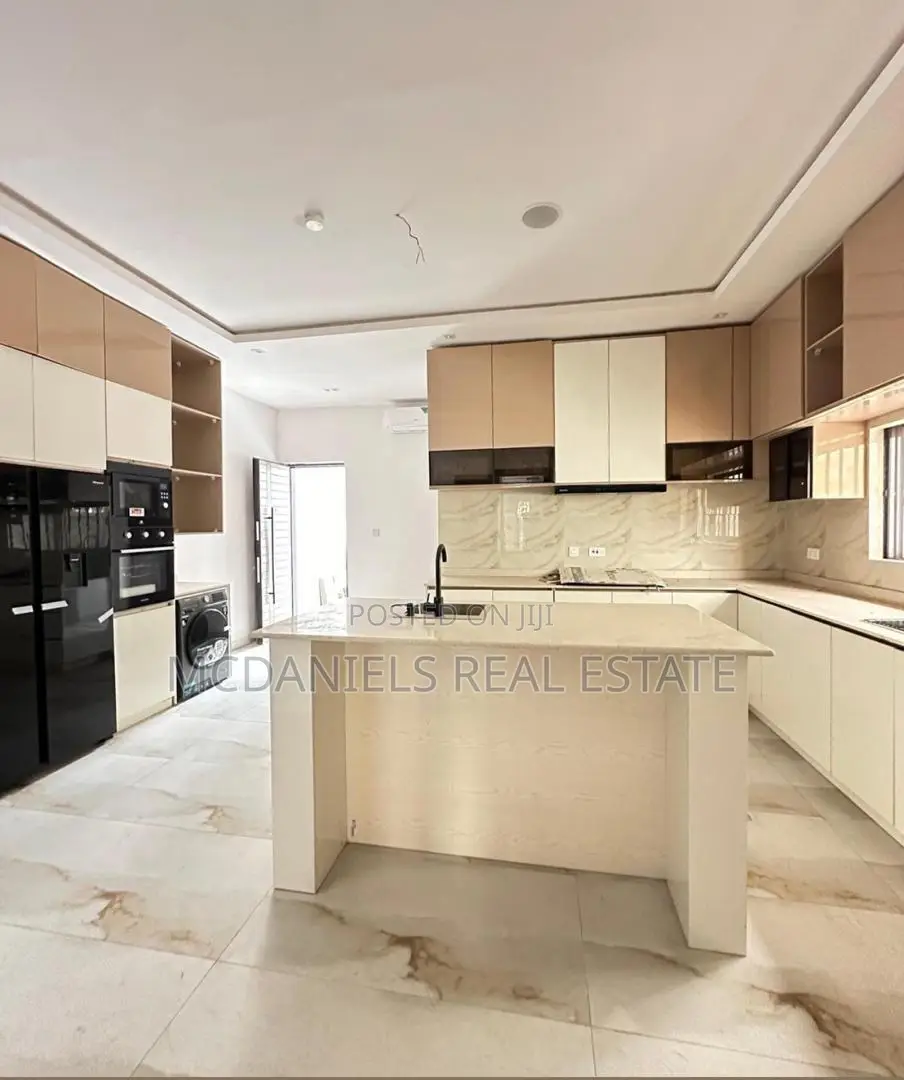 Furnished 5bdrm Duplex in Lekki Phase 1 for sale in Lekki Phase 1