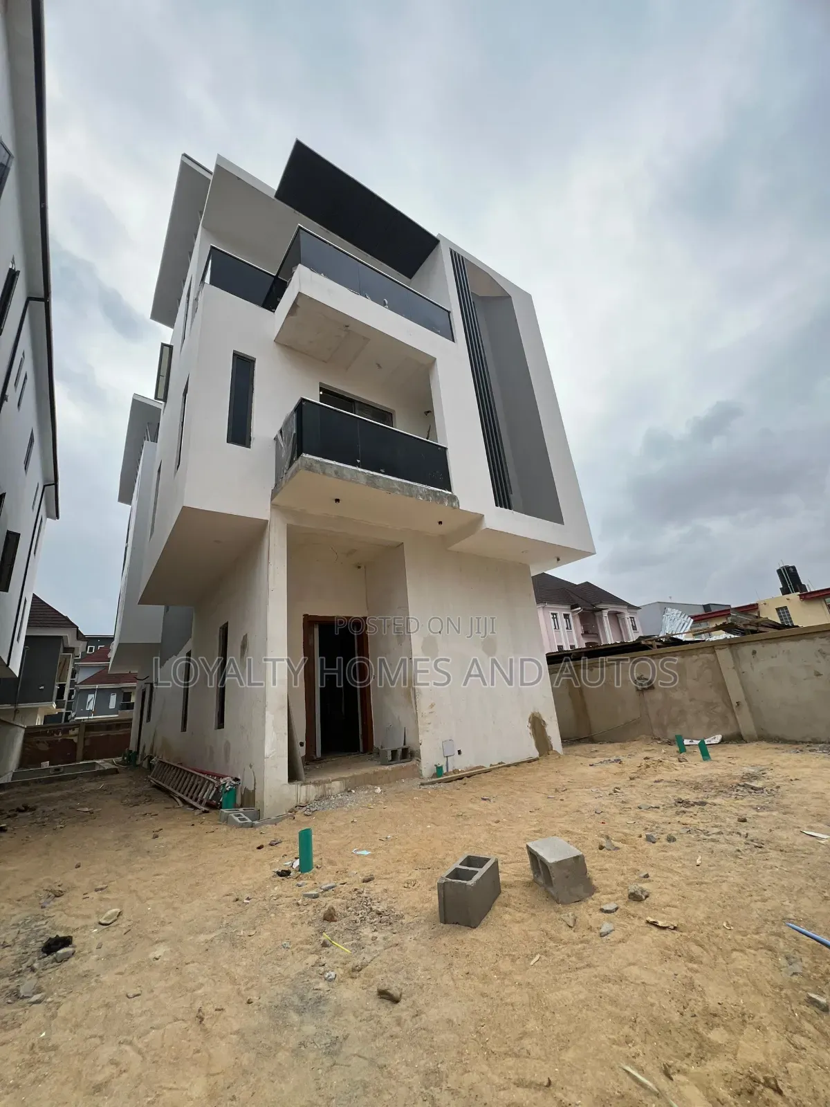 5bdrm Duplex in Ikeja Gra Lagos for sale in Ikeja GRA