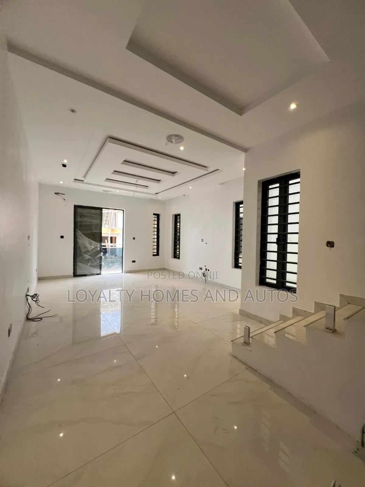 5bdrm Duplex in Ikeja Gra Lagos for sale in Ikeja GRA