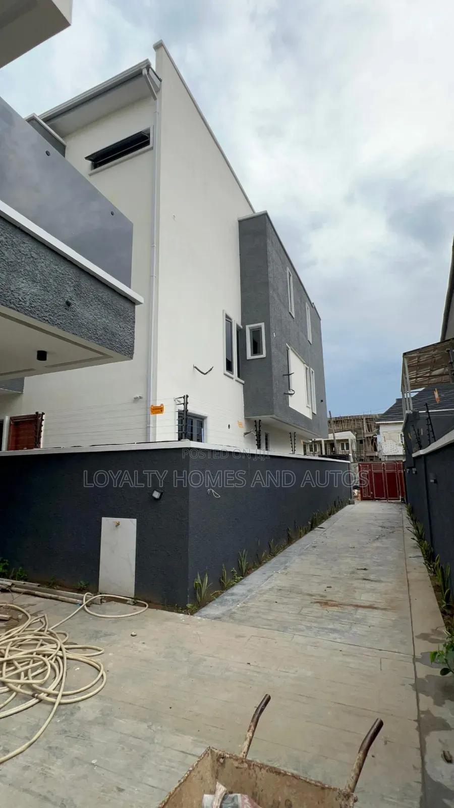 5bdrm Duplex in Adeniyi Jones Ikeja for sale in Adeniyi Jones