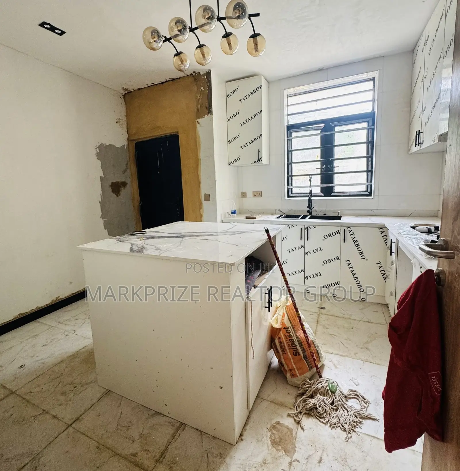 4bdrm Duplex in Berger Lagos for sale in Berger