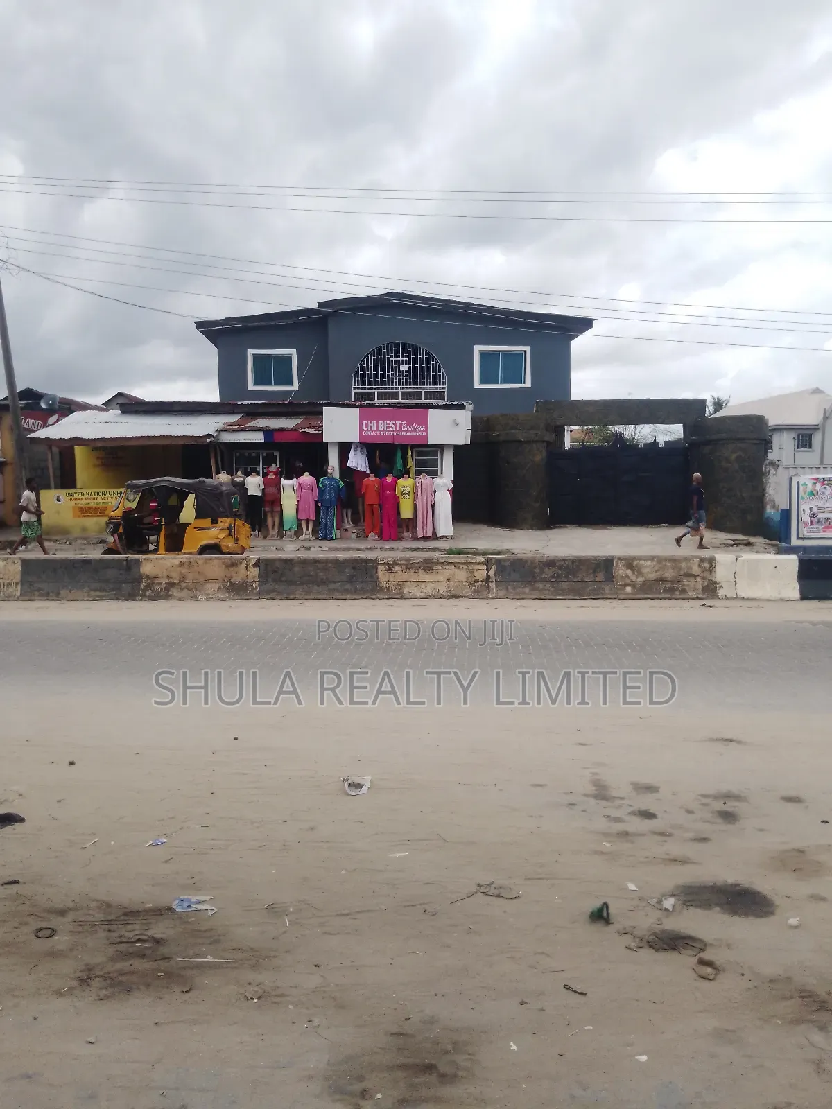 Furnished 14bdrm House in Okokomaiko for sale in Okokomaiko