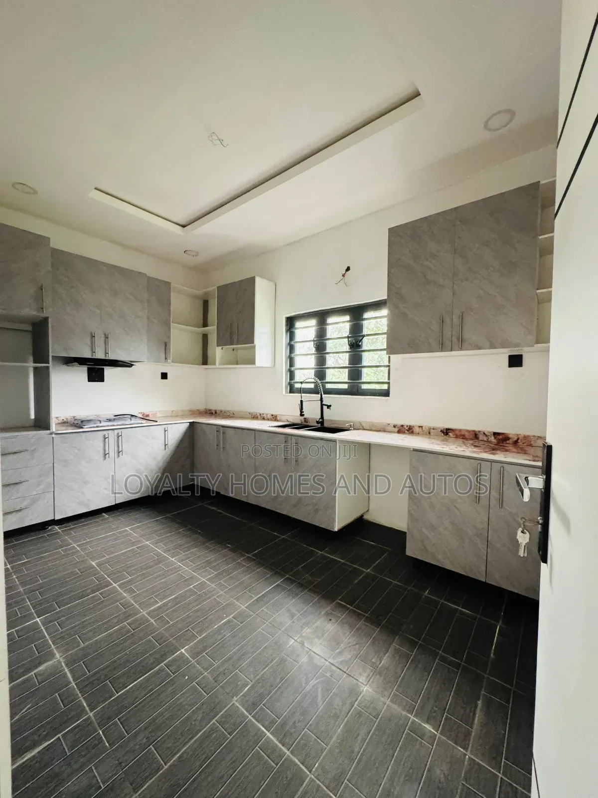 4bdrm Duplex in Omole Phase 1 Ikeja for sale in Ikeja