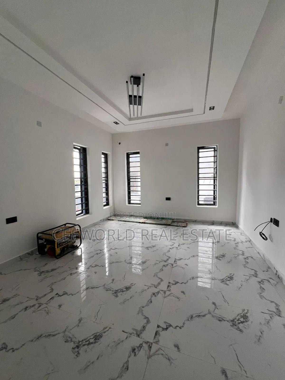 4bdrm Duplex in Chief Lateef Oyelade for sale in Oluyole Estate