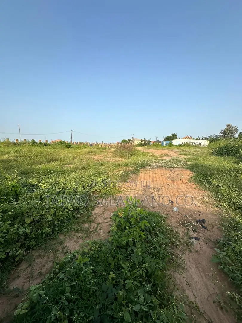 2 Acres Fenced Gated Commercial Land Tose Ibadan Oyo Express Way in Moniya
