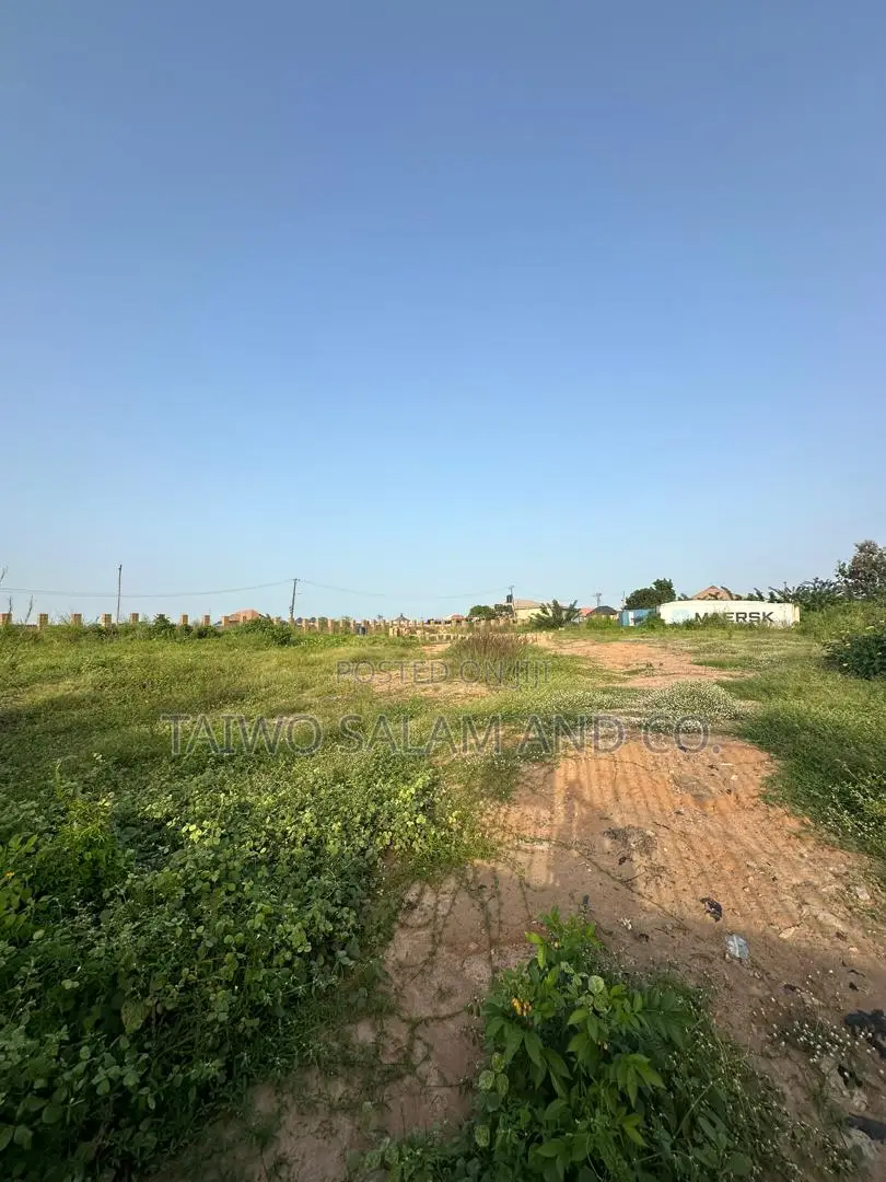 2 Acres Fenced Gated Commercial Land Tose Ibadan Oyo Express Way in Moniya