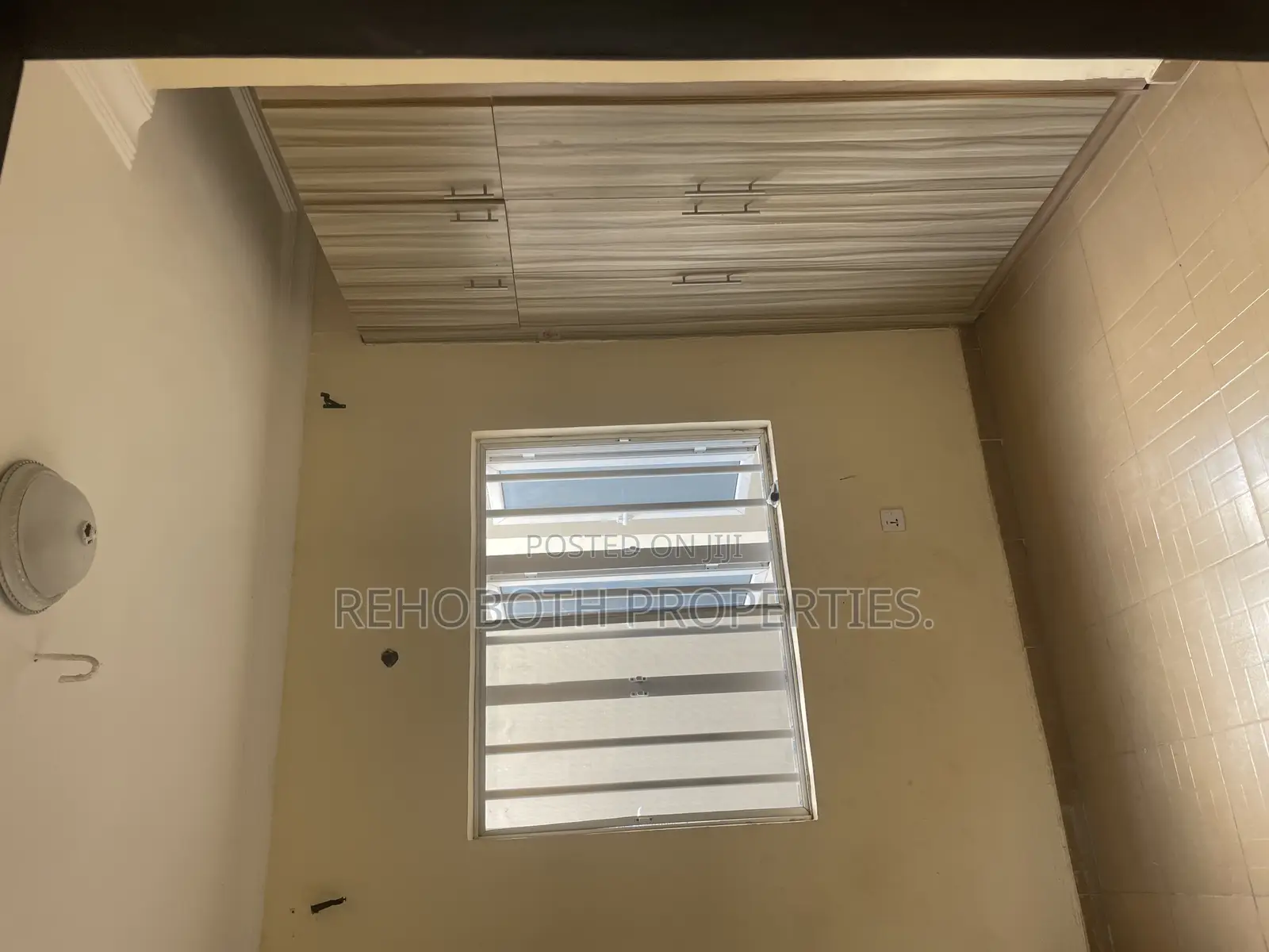 2bdrm Bedsitter in Ire Akari Quarter, Akala Express for rent in Akala Express