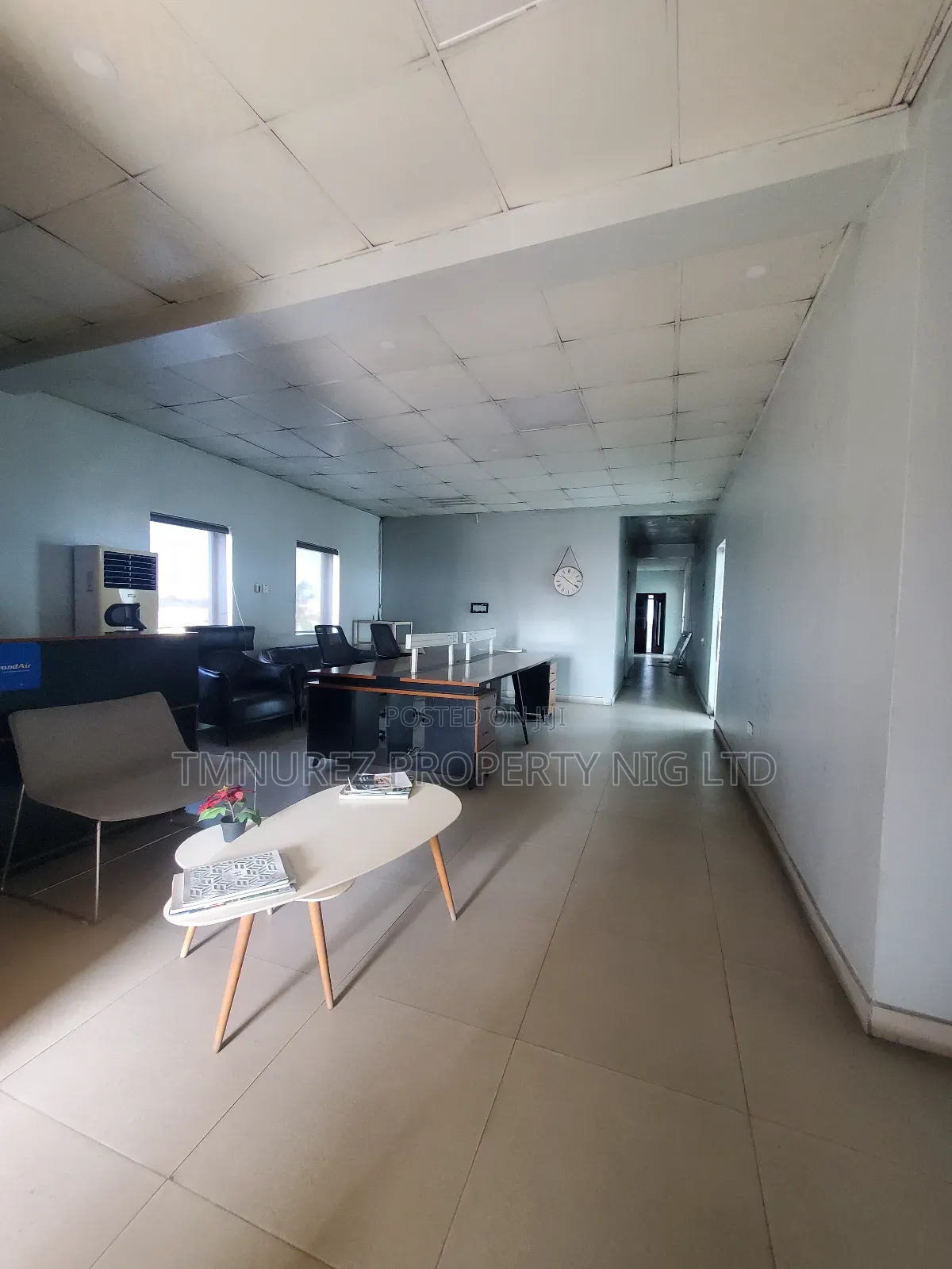 Very Big Open Space Showroom at Lekki Phase1 Facing the Express in Lekki