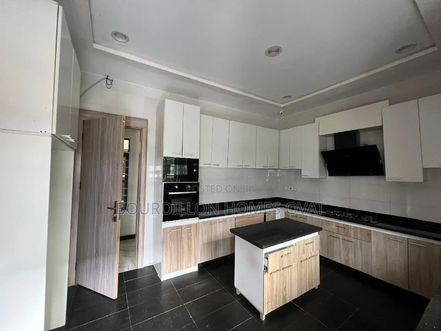 5bdrm Duplex in Orchid Lekki Lagos for sale in Lekki