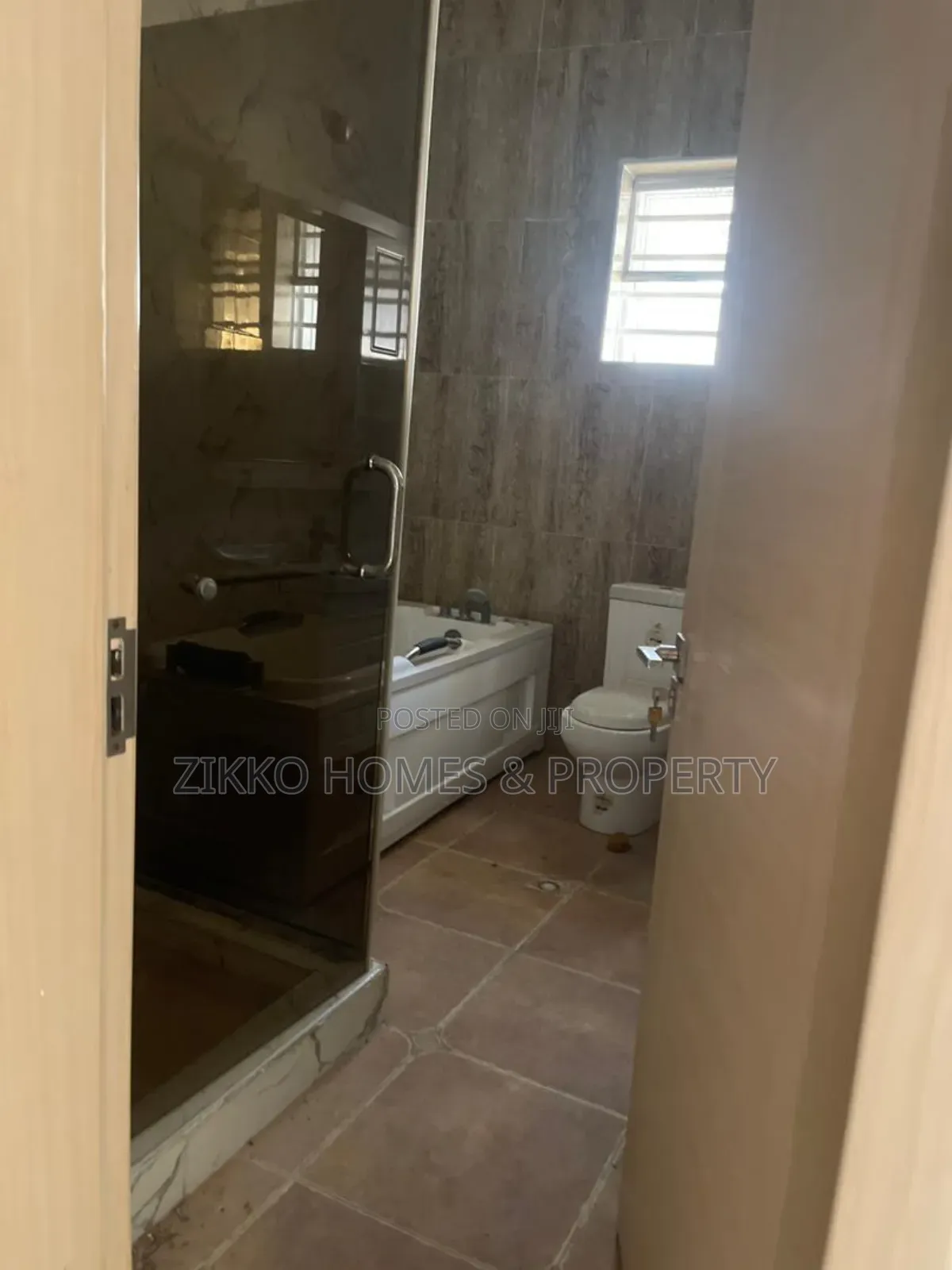 4bdrm Duplex in Ikota Gra, Lekki for sale in Lekki