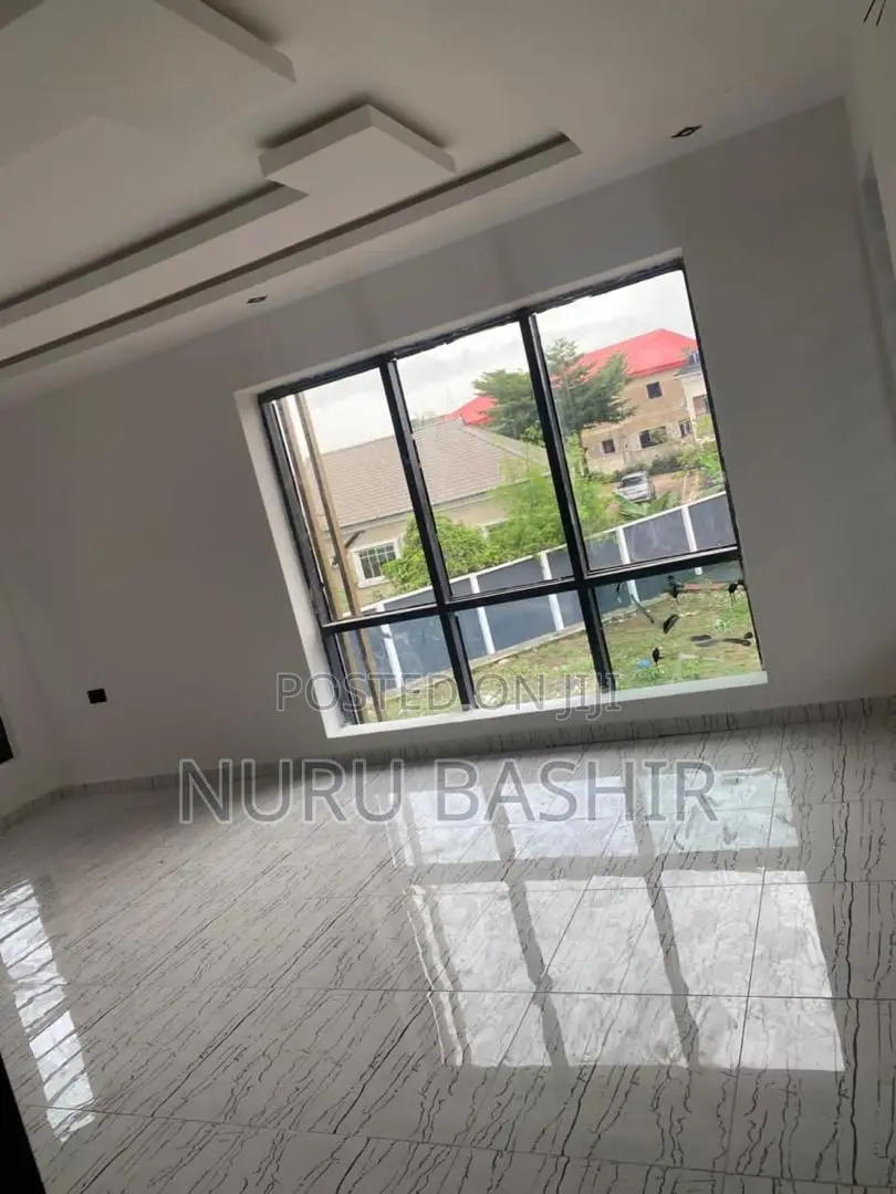 Furnished 4bdrm Duplex in Engineer Oyelade for sale in Oluyole Estate