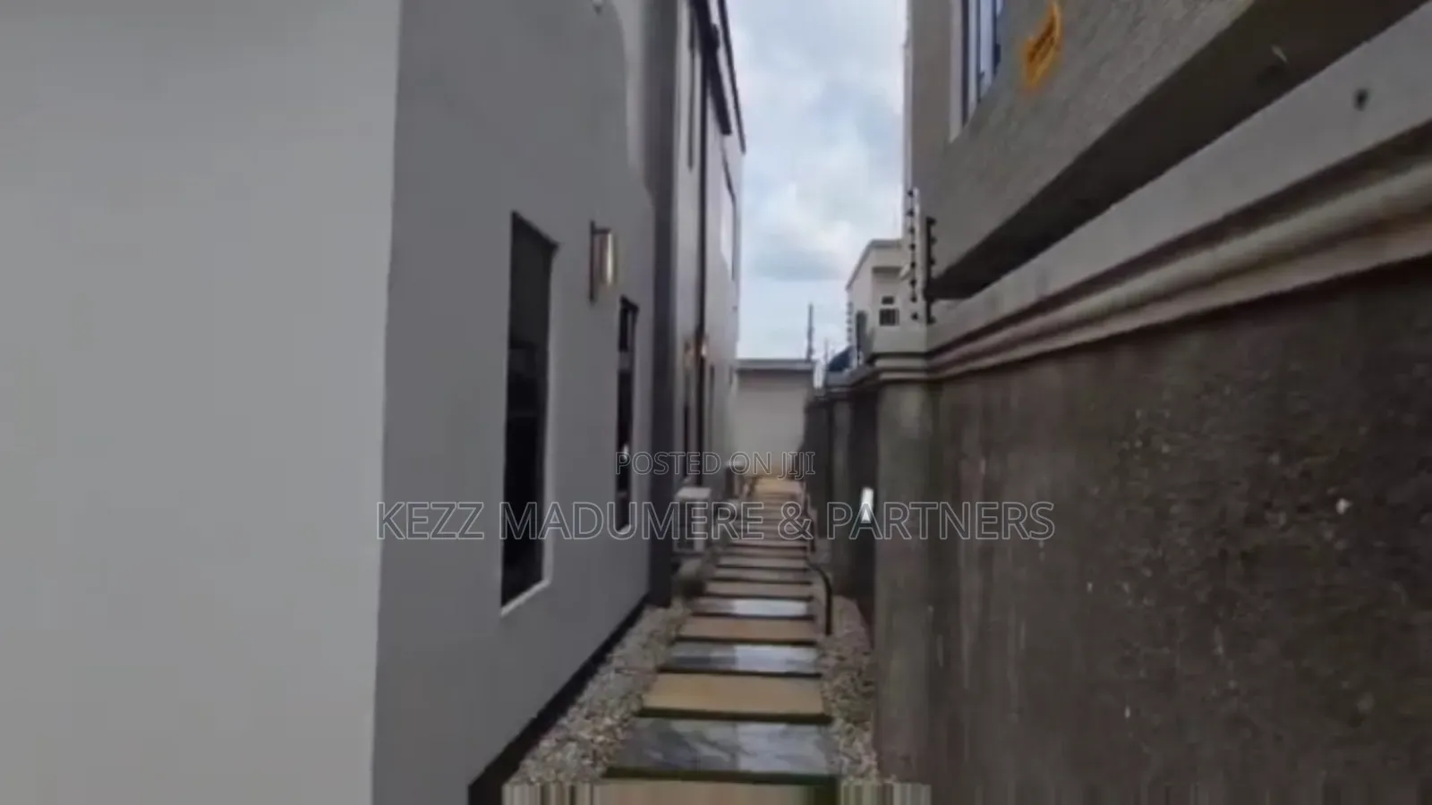 Furnished 7bdrm Duplex in Royal Gardens for sale in Owerri