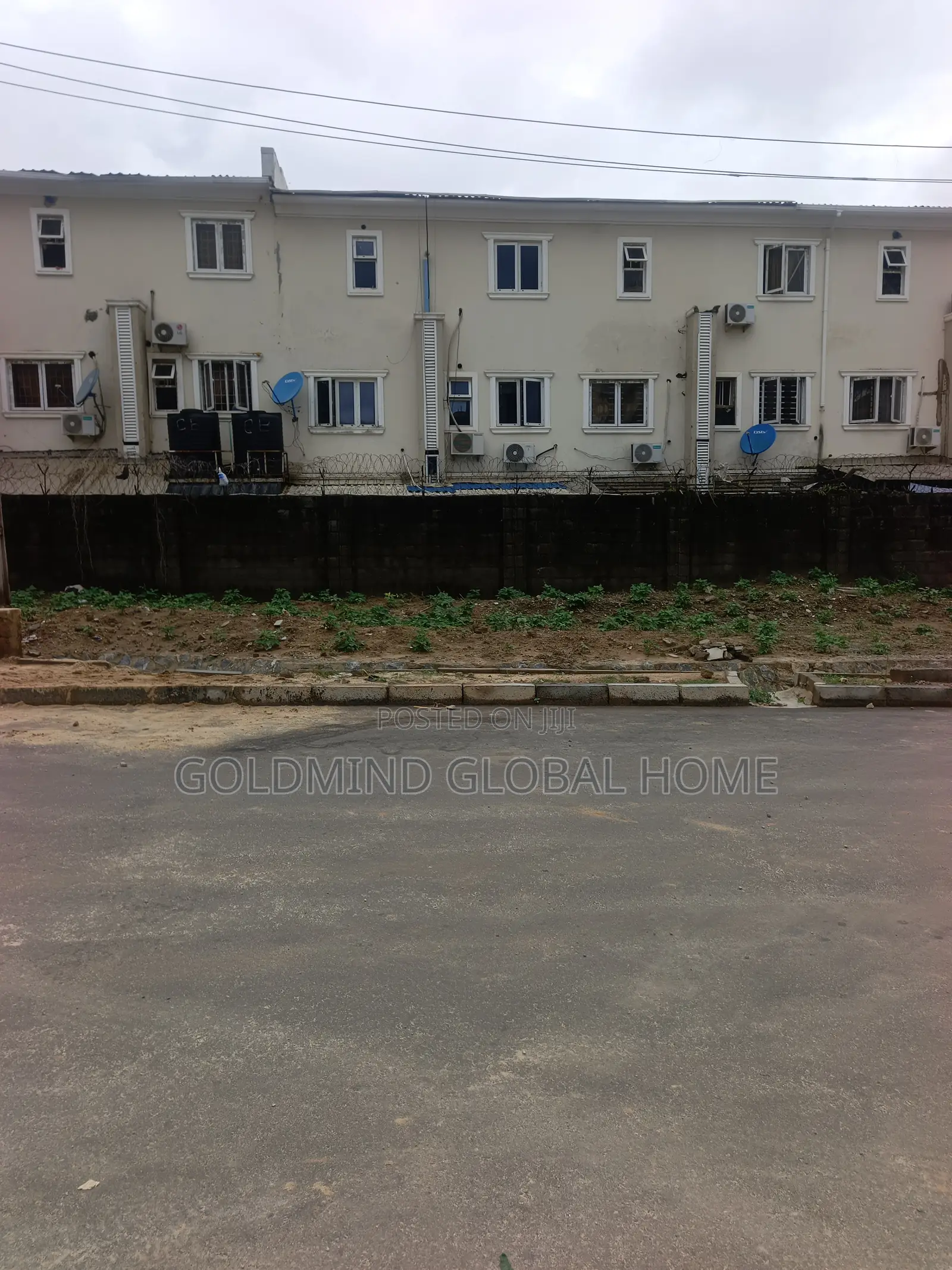 Estate Plot Dpc Level To Build 4bedroom Terrace Duplex With B.Q in Apo Resettlement