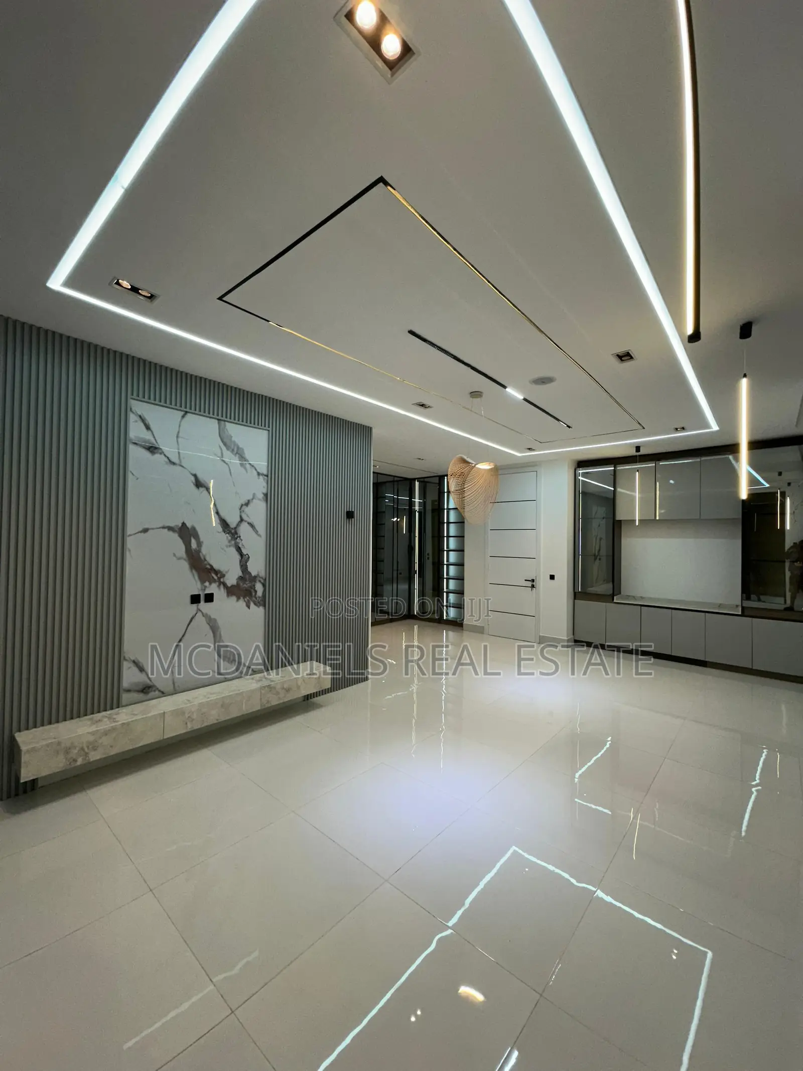 Furnished 5bdrm Duplex in Chevron for sale in Chevron