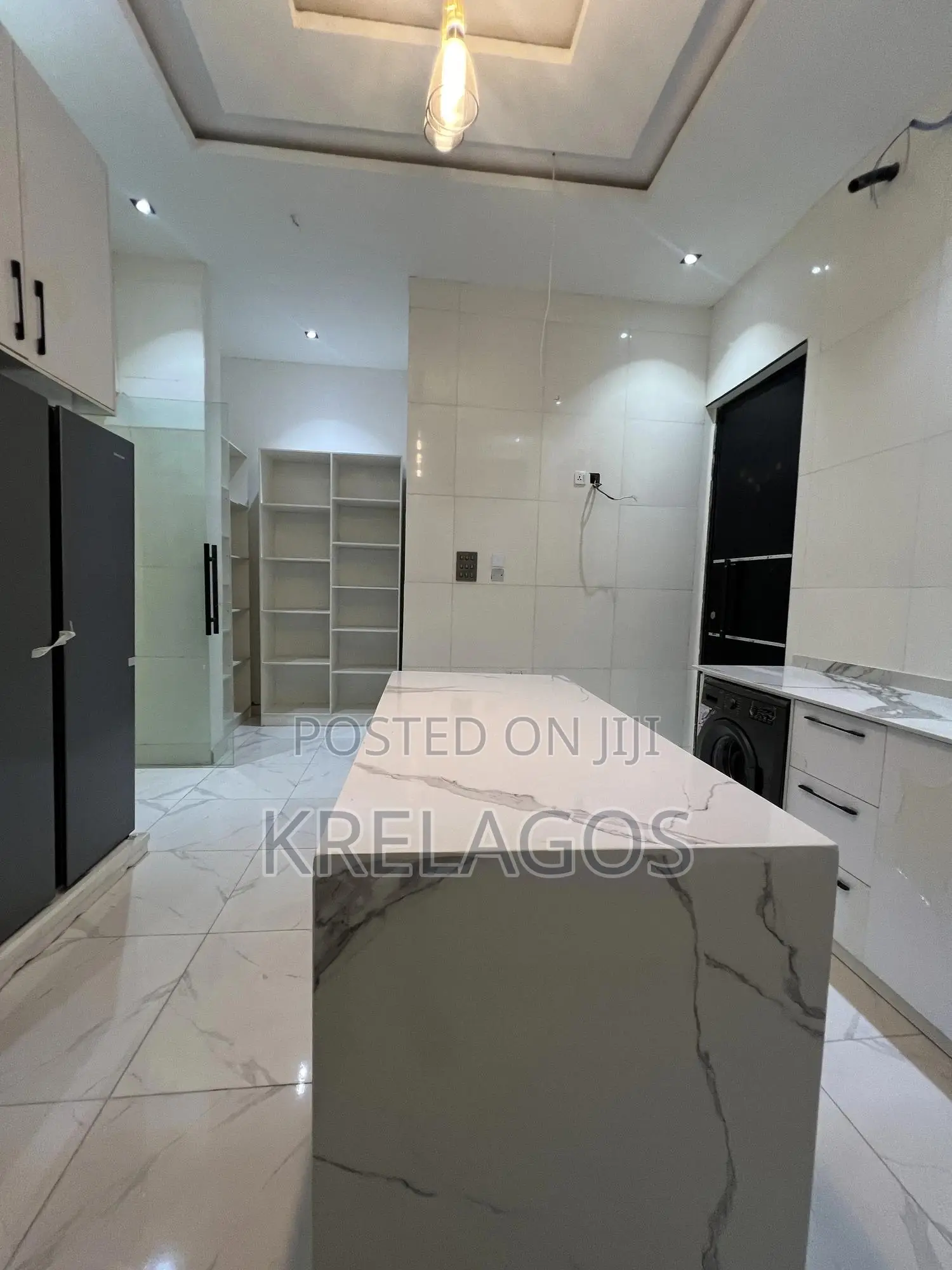 5bdrm Duplex in Chevron for sale in Chevron