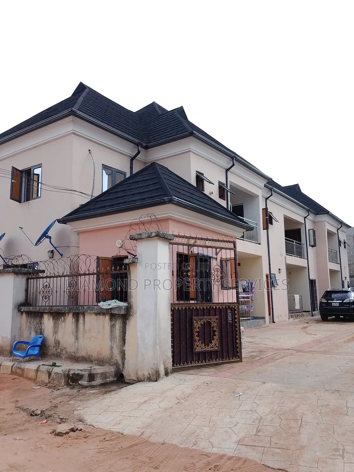 3bdrm Block of Flats in Housing Area U, Owerri for rent in Owerri