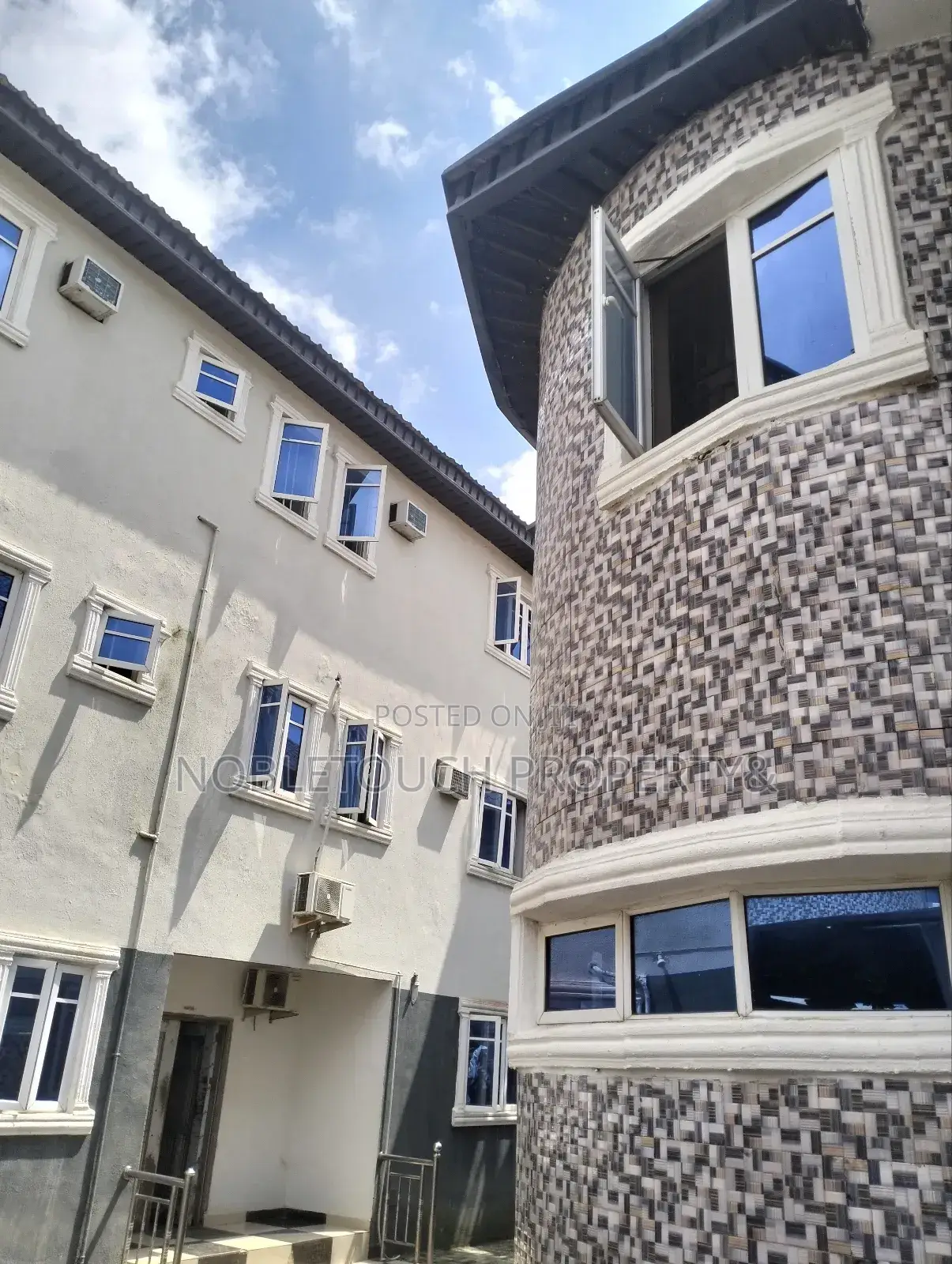 Well Functioning 30rooms Hotel With Modern Facilities at Igando Lagos in Akesan