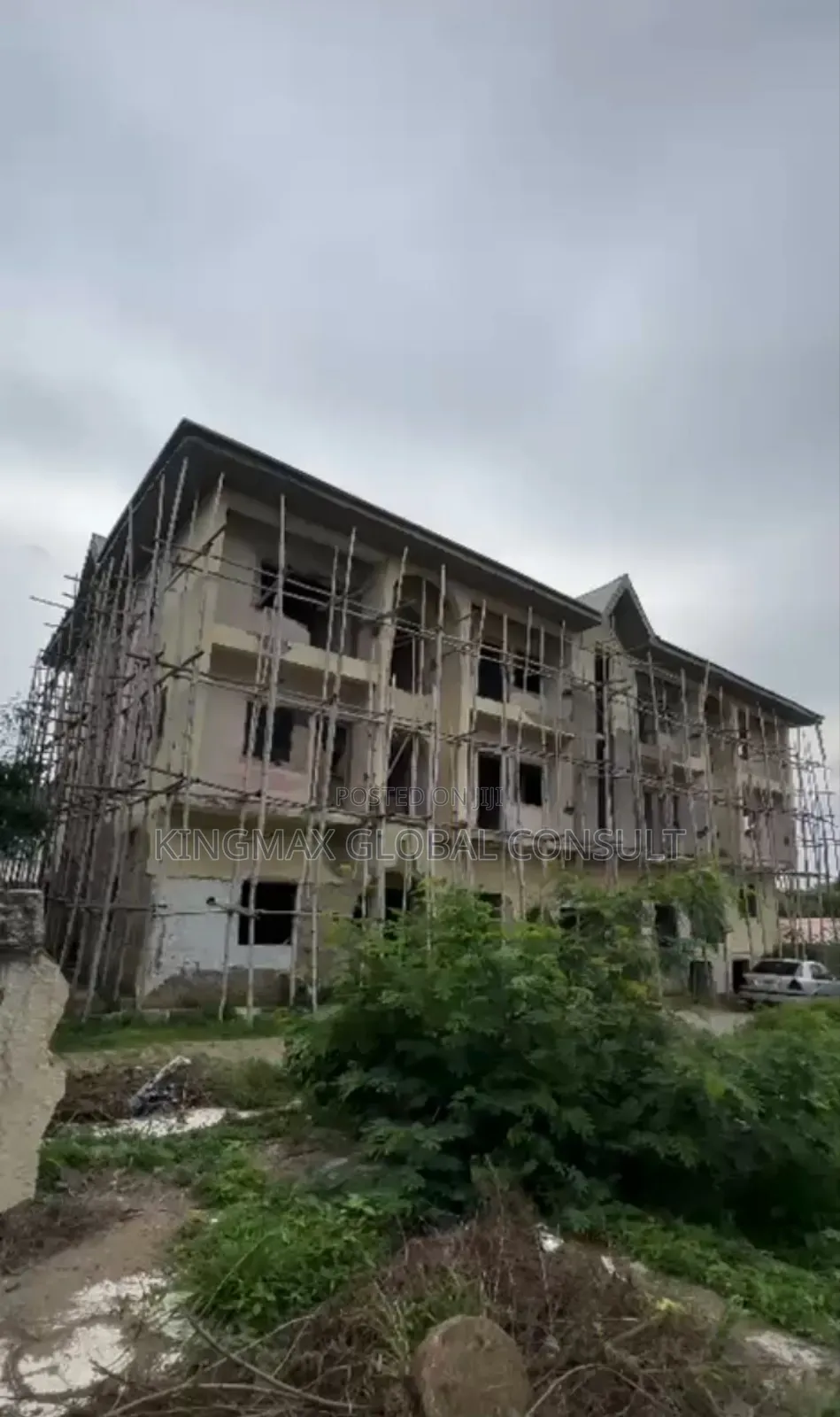 Old Structure Consisting of 7 Units of 3 Bedrooms Flat : Size 1200 SQM in Asokoro