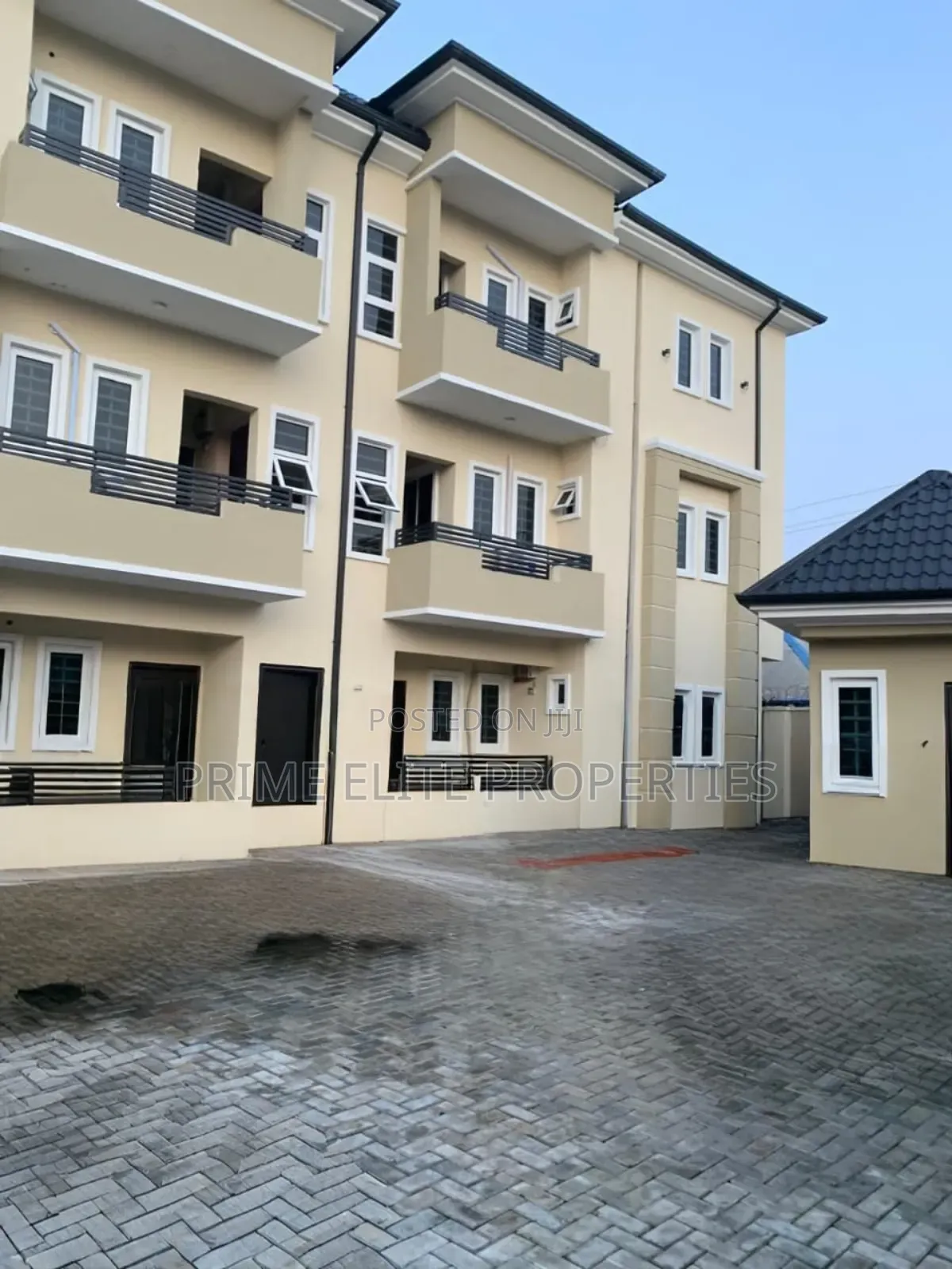 Furnished 12bdrm Block of Flats in Osongoma Housing, Uyo for sale in Uyo