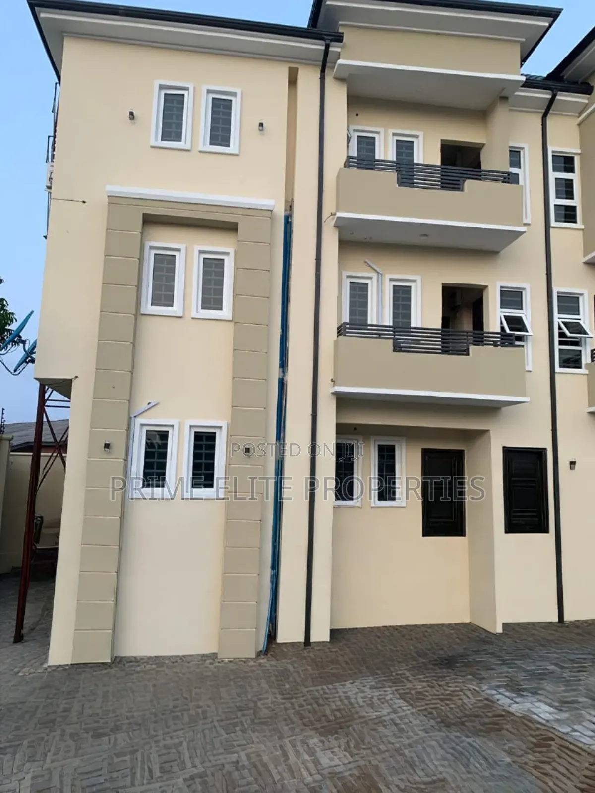 Furnished 12bdrm Block of Flats in Osongoma Housing, Uyo for sale in Uyo