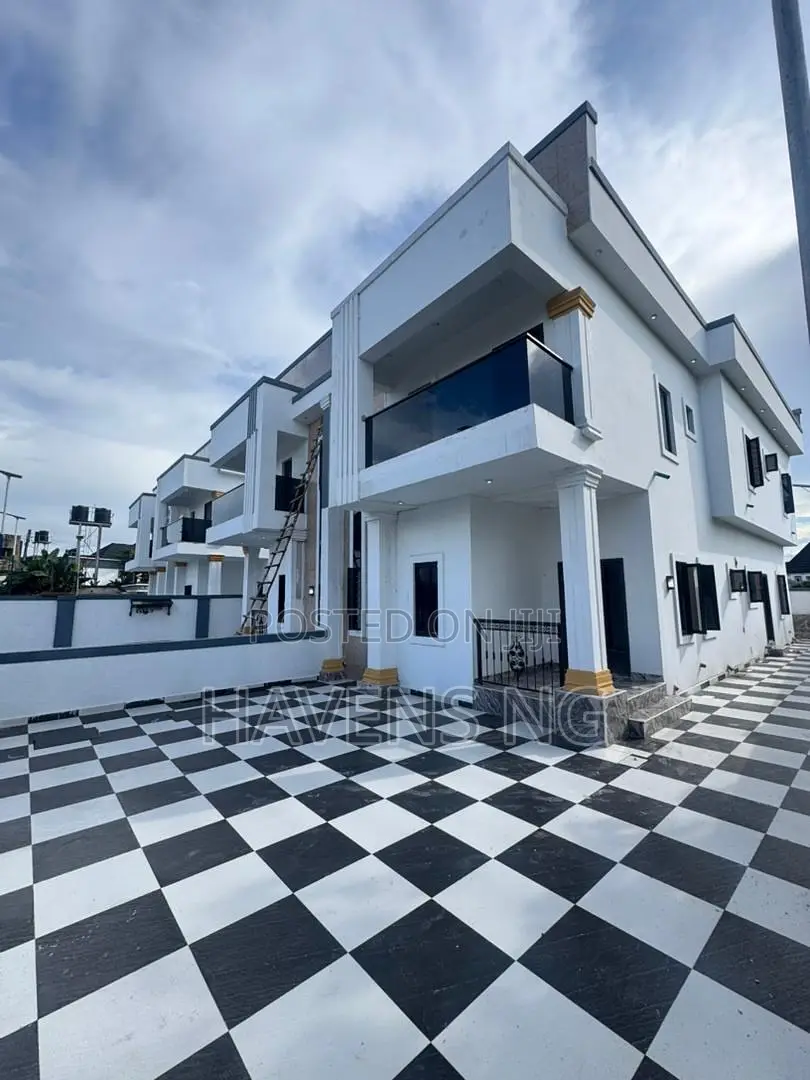 4bdrm Duplex in Eliozu for sale in Eliozu