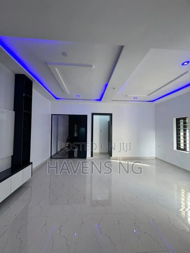4bdrm Duplex in Eliozu for sale in Eliozu
