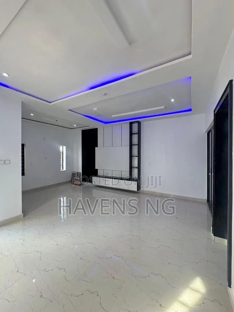 4bdrm Duplex in Eliozu for sale in Eliozu