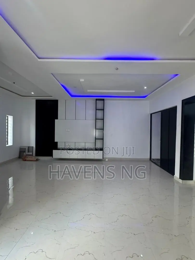 4bdrm Duplex in Eliozu for sale in Eliozu