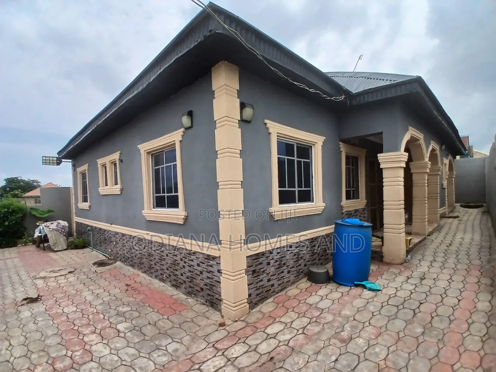 4bdrm Bungalow in Bako, Omi Adio for sale in Omi Adio