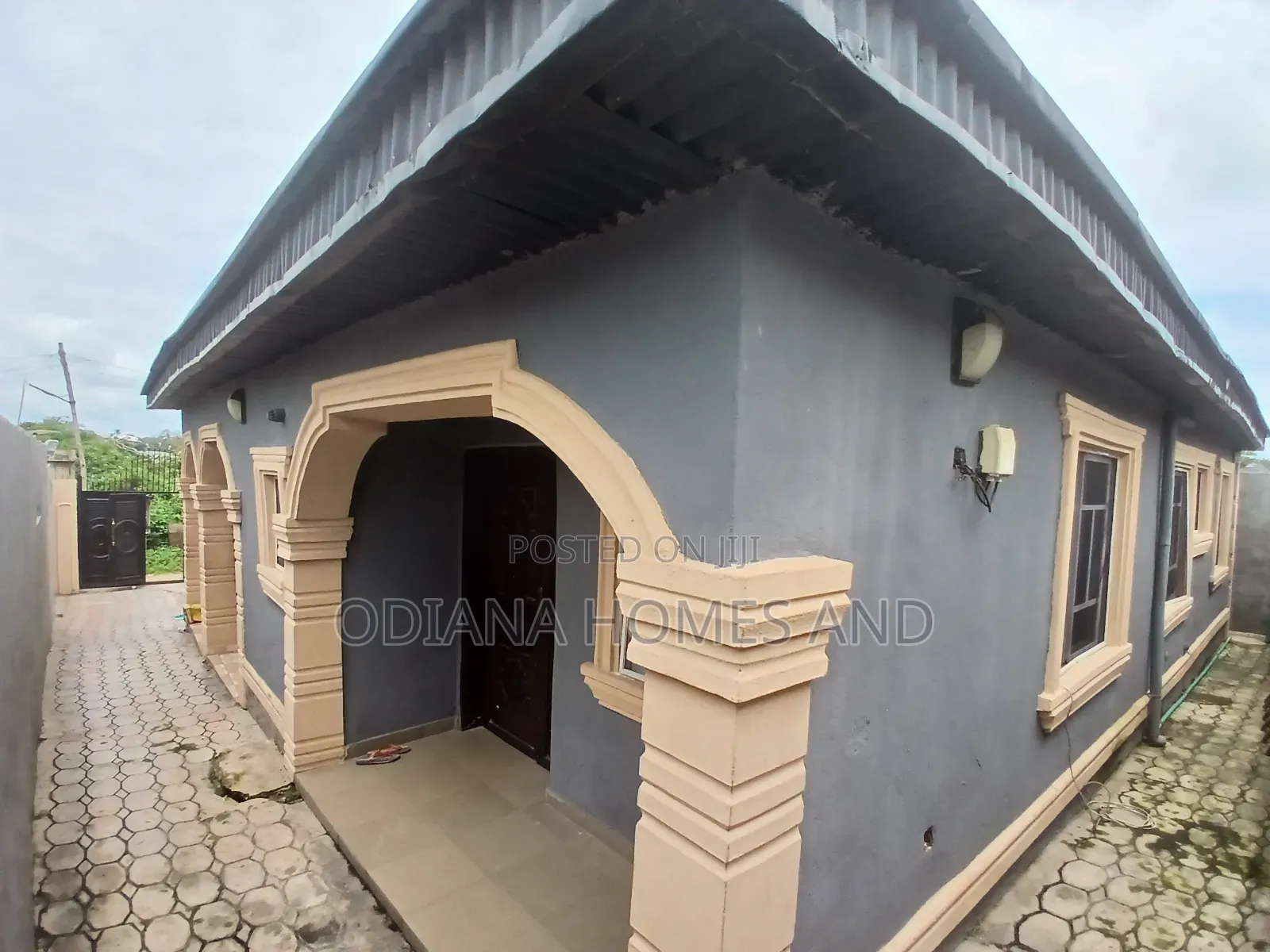 4bdrm Bungalow in Bako, Omi Adio for sale in Omi Adio