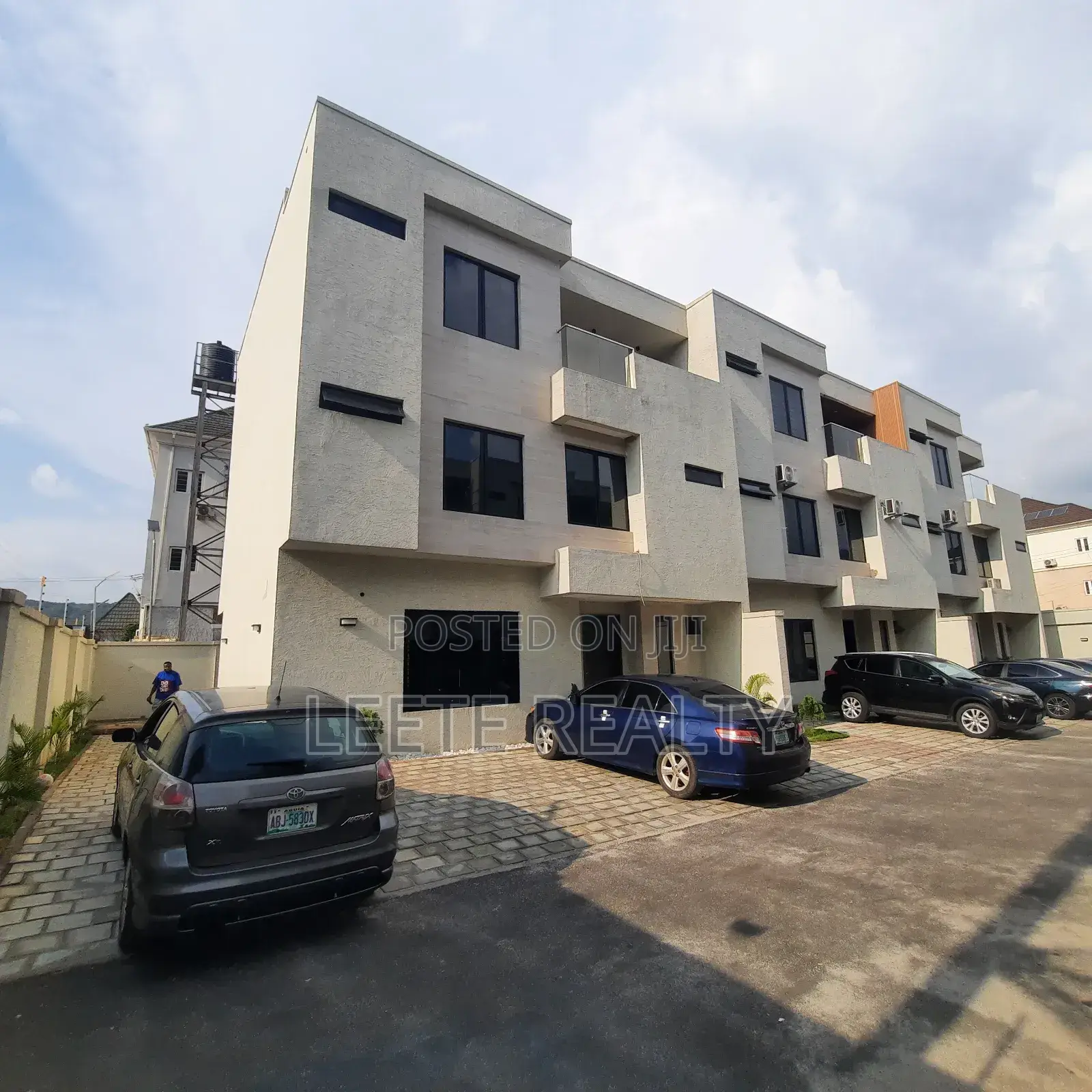 5bdrm Townhouse/Terrace in Jahi for sale in Jahi