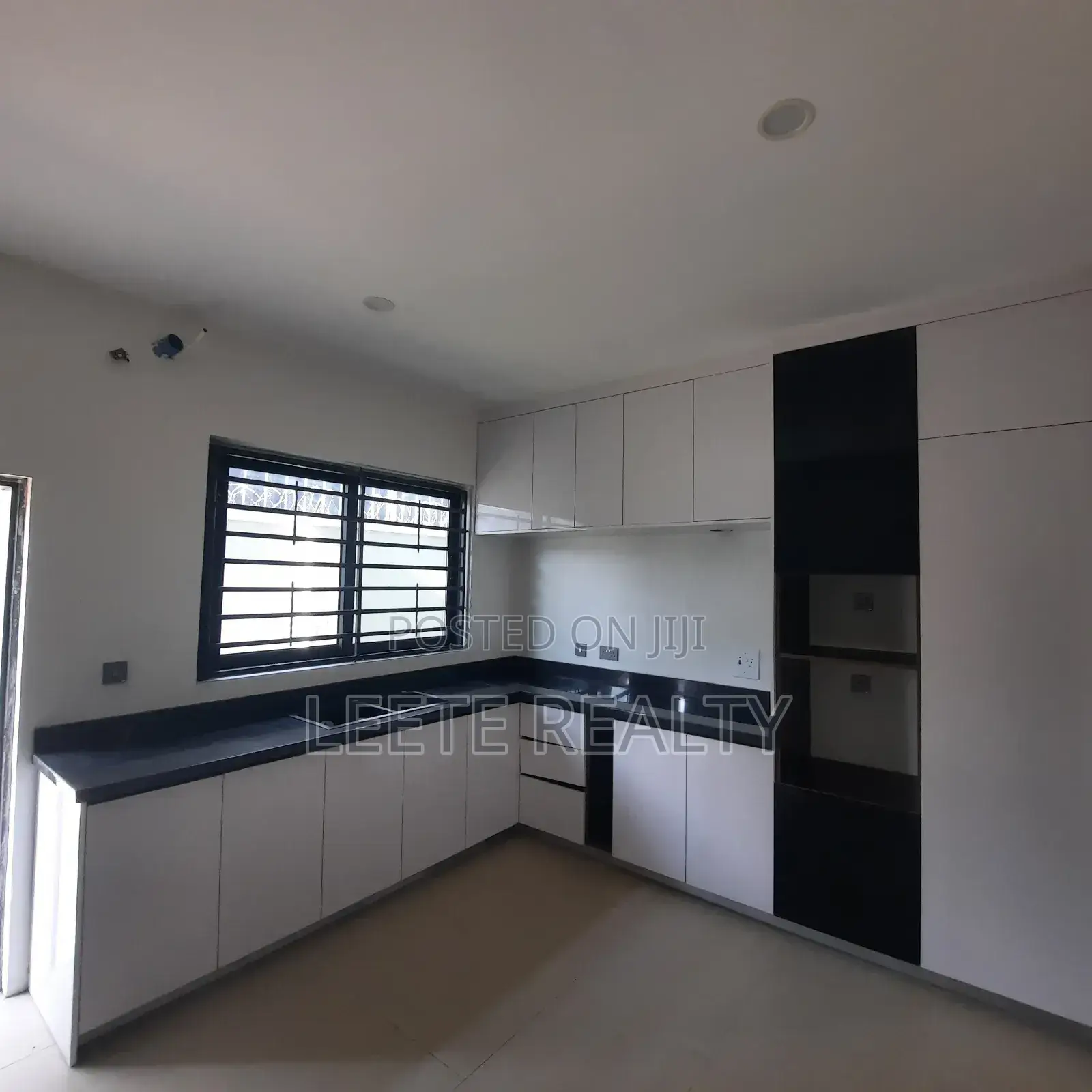 5bdrm Townhouse/Terrace in Jahi for sale in Jahi
