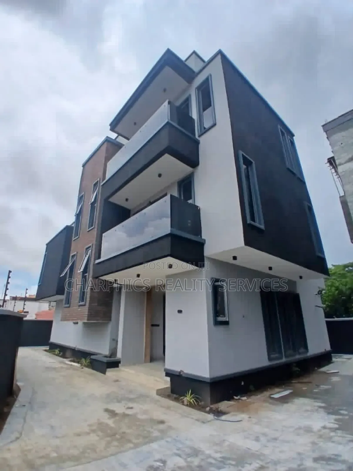 4bdrm Duplex in Ikeja GRA for sale in Ikeja GRA