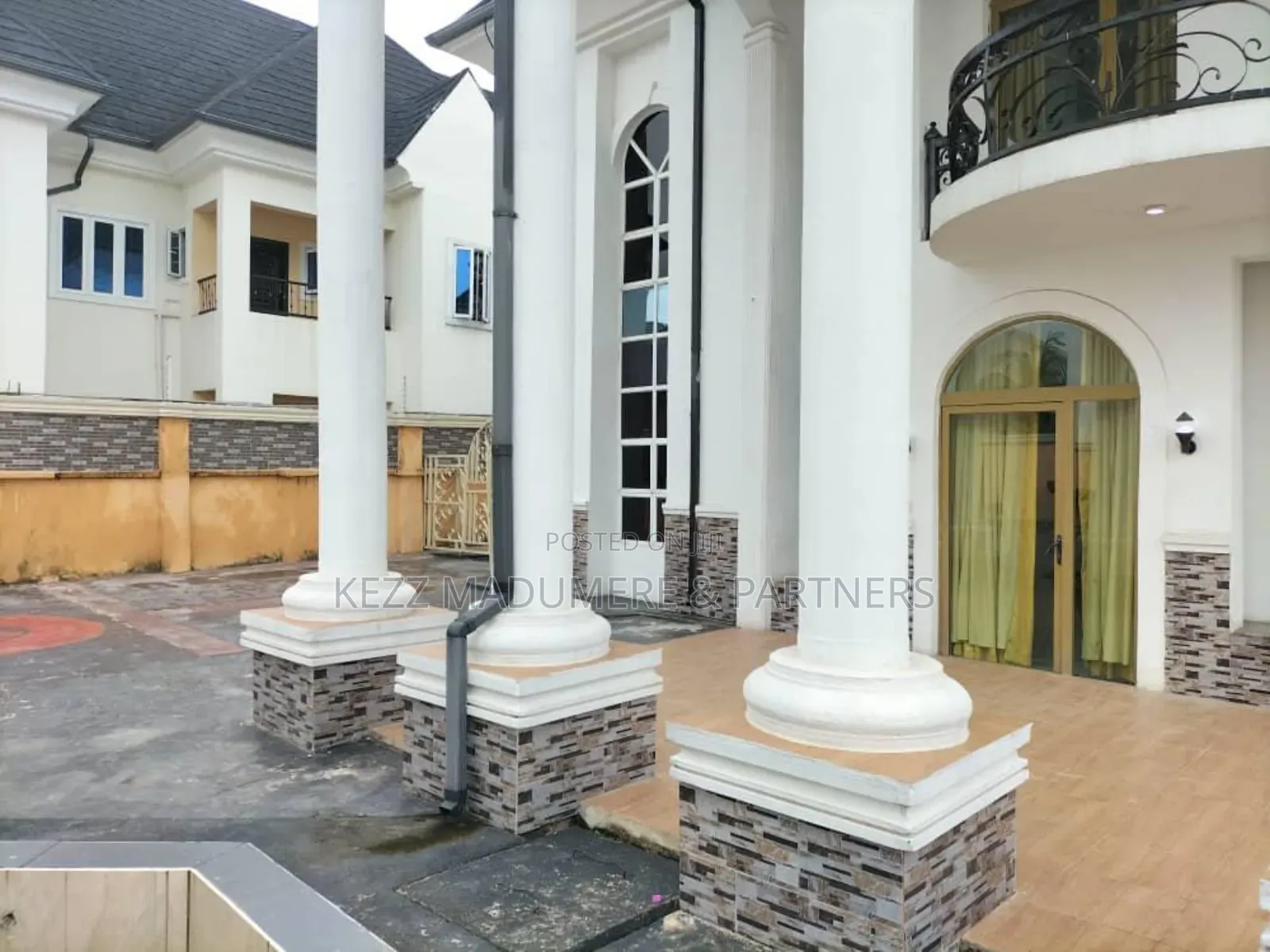 5bdrm Duplex in Egbede Housing for sale in Owerri