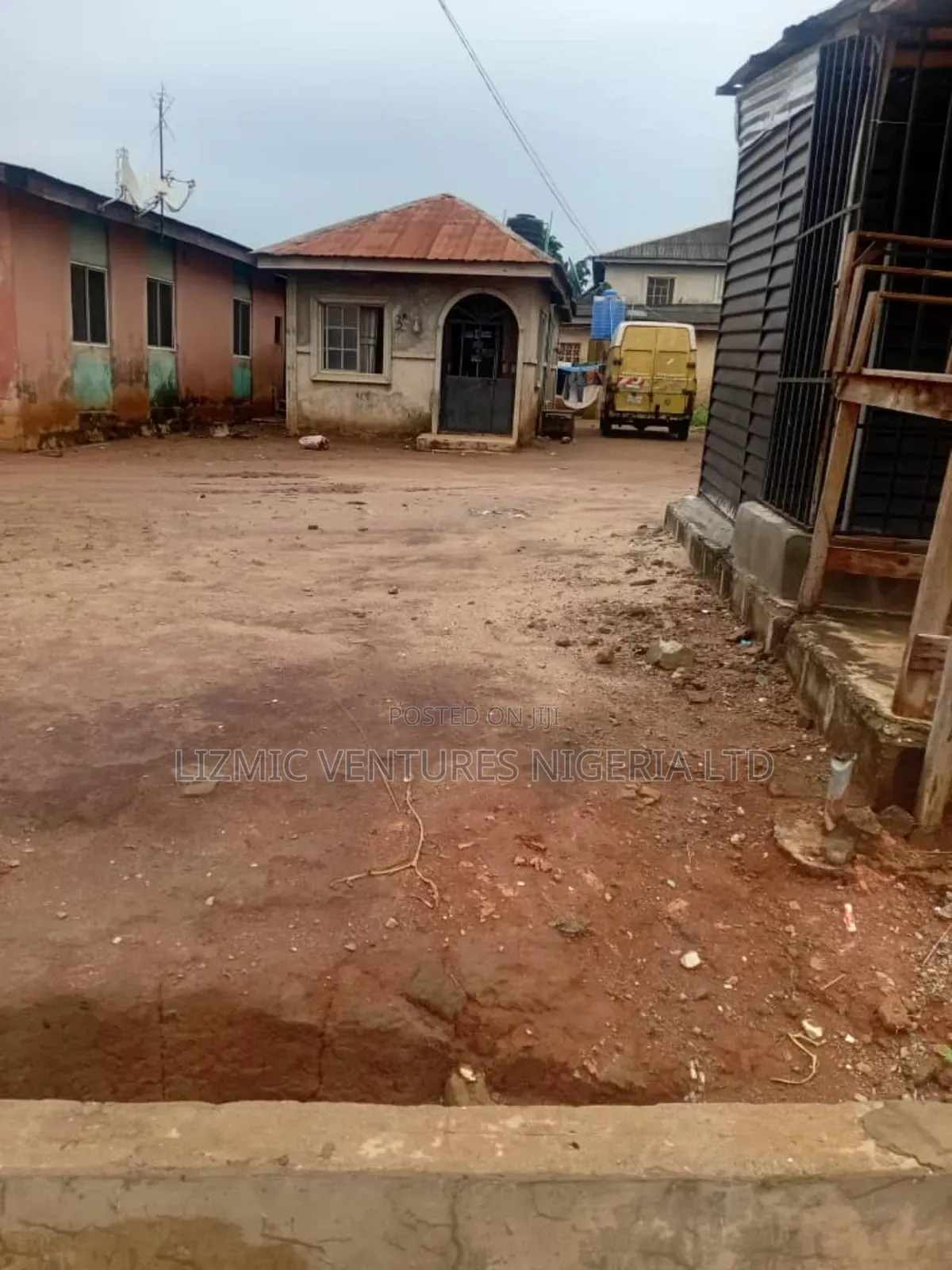 3bdrm Bungalow in Agric Rd, Igando / Ikotun/Igando for sale in Igando / Ikotun/Igando