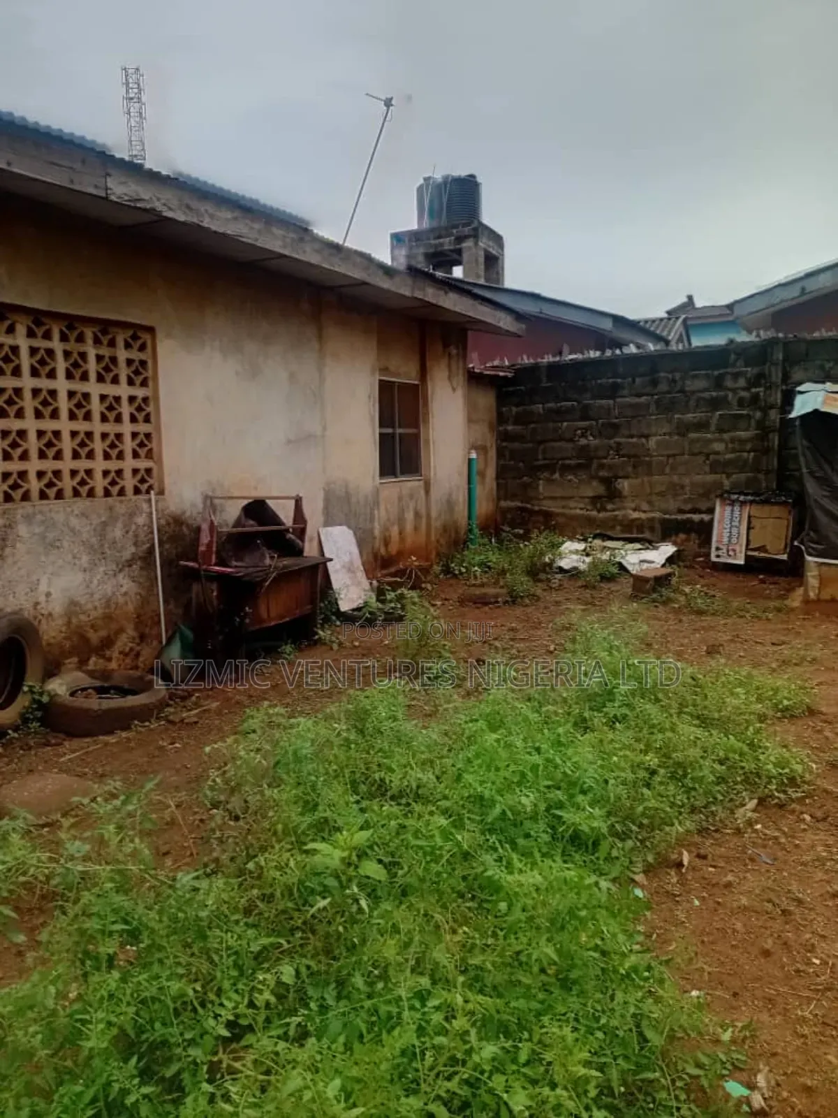 3bdrm Bungalow in Agric Rd, Igando / Ikotun/Igando for sale in Igando / Ikotun/Igando