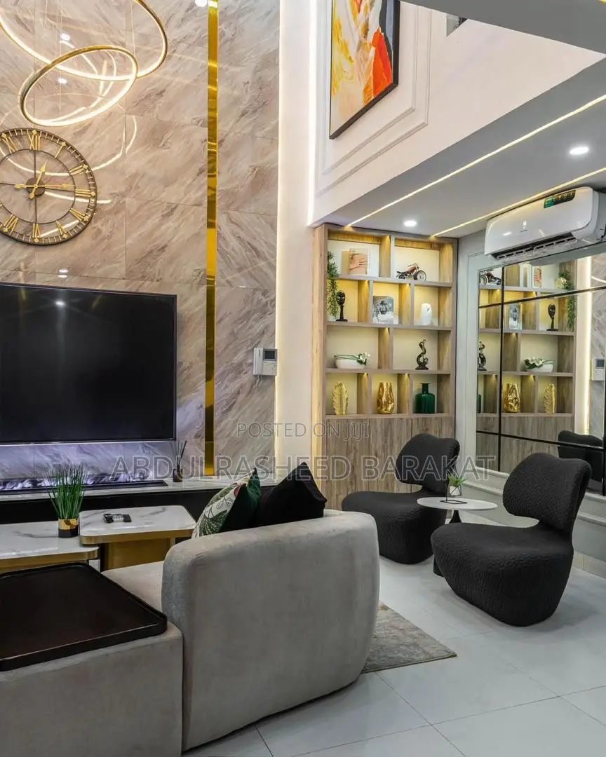 Luxurious Smart Home 2 Bedroom Maisonette With Pool Ps5 in Lekki