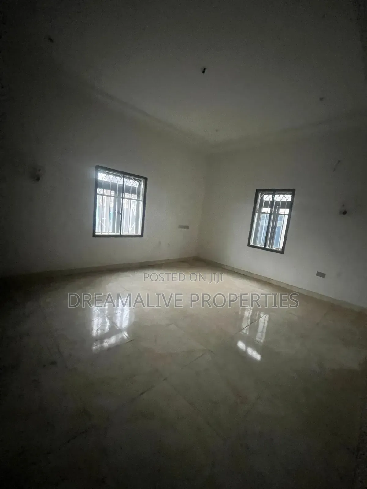5bdrm Duplex in Estate, Gwarinpa for sale in Gwarinpa