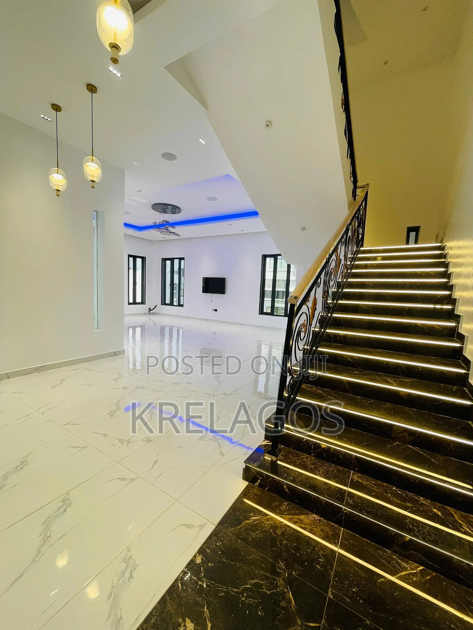 6bdrm Duplex in Osapa london for sale in Osapa london