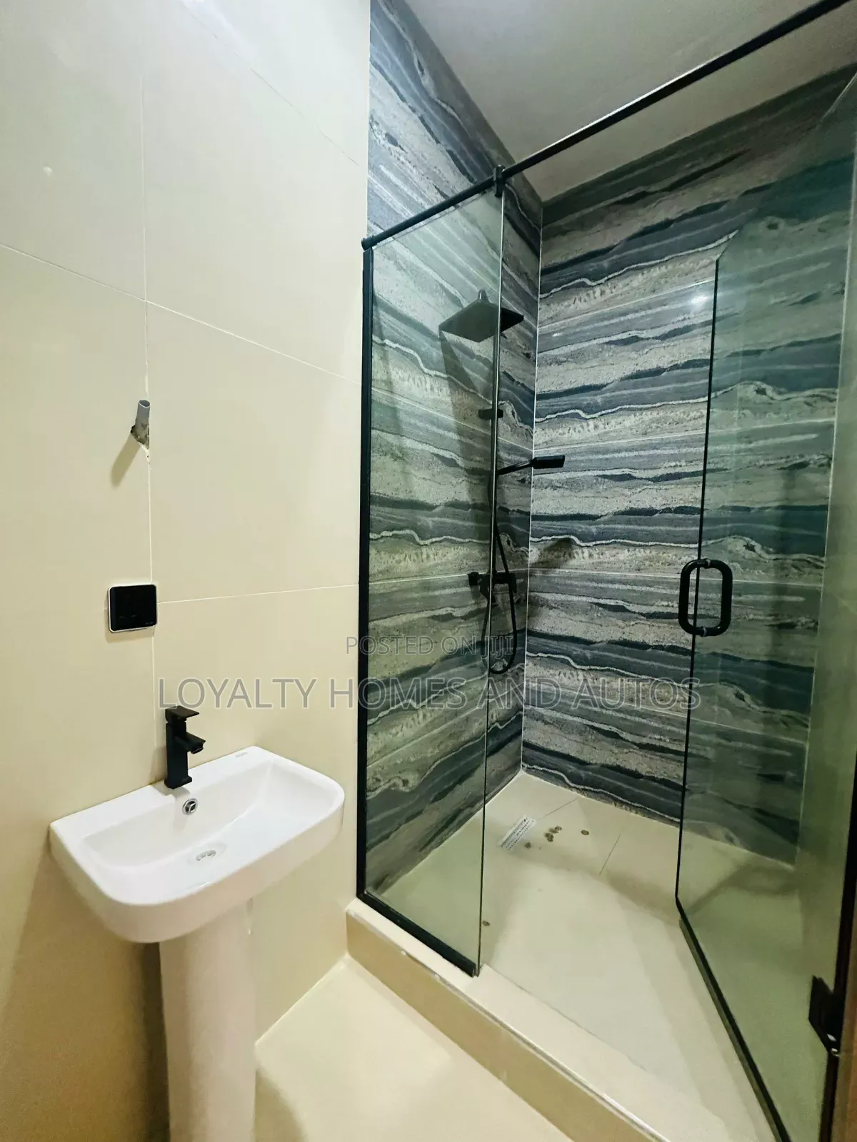 Furnished 5bdrm Duplex in Magodo Phase 2 for sale in GRA Phase 2 Shangisha