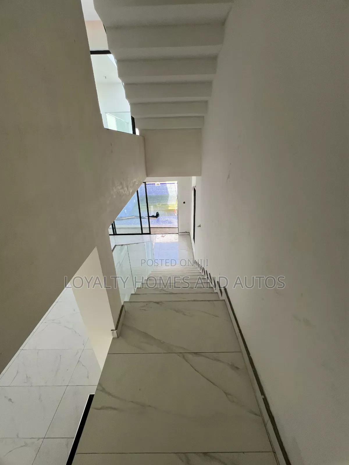 Furnished 6bdrm Mansion in Pinnock Beach Lekki for sale in Lekki