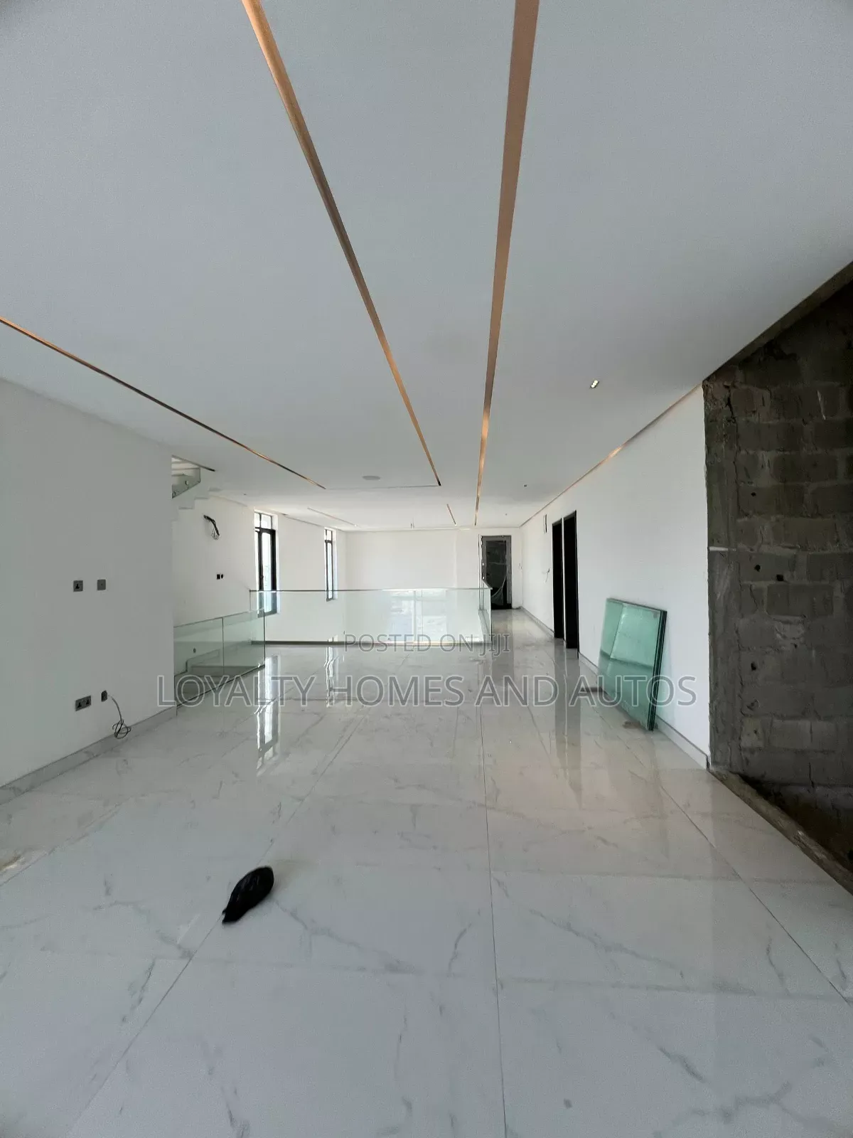 Furnished 6bdrm Mansion in Pinnock Beach Lekki for sale in Lekki