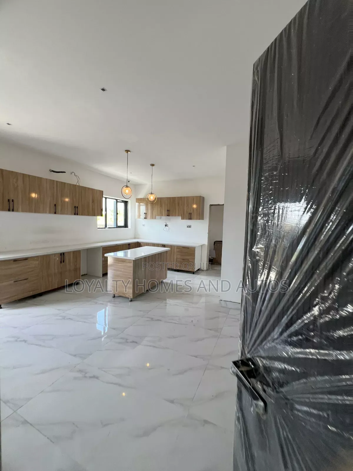 Furnished 6bdrm Mansion in Pinnock Beach Estate for sale in Lekki