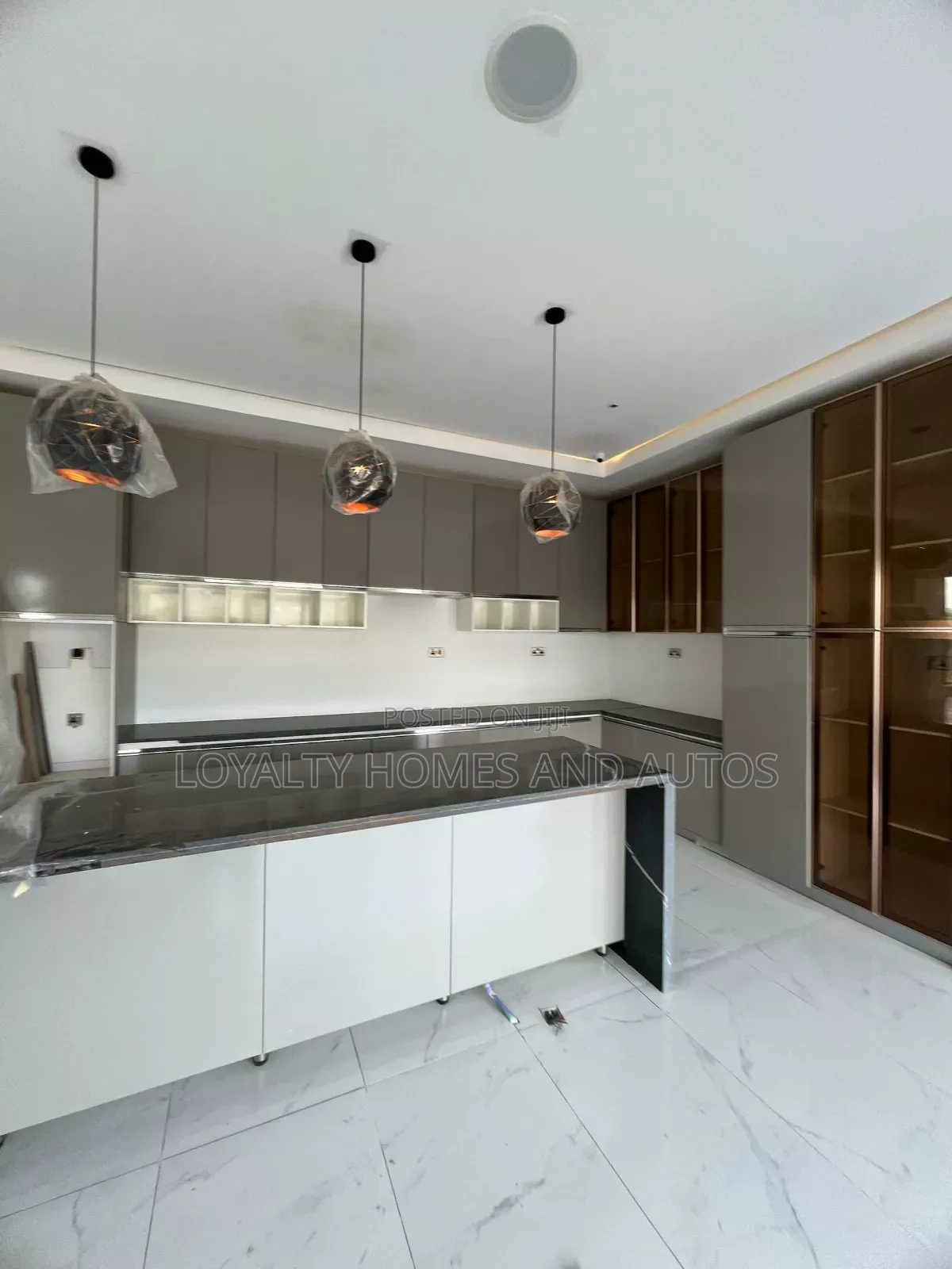 Furnished 6bdrm Mansion in Pinnock Estate Beach, Lekki for sale in Lekki
