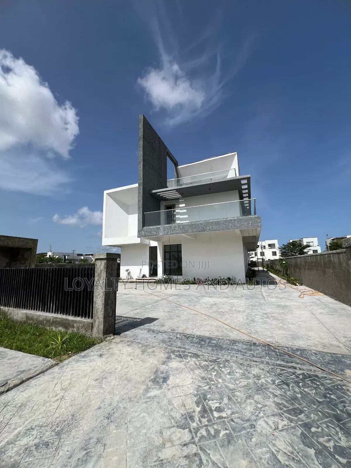 Furnished 6bdrm Mansion in Pinnock Beach Estate, Lekki for sale in Lekki